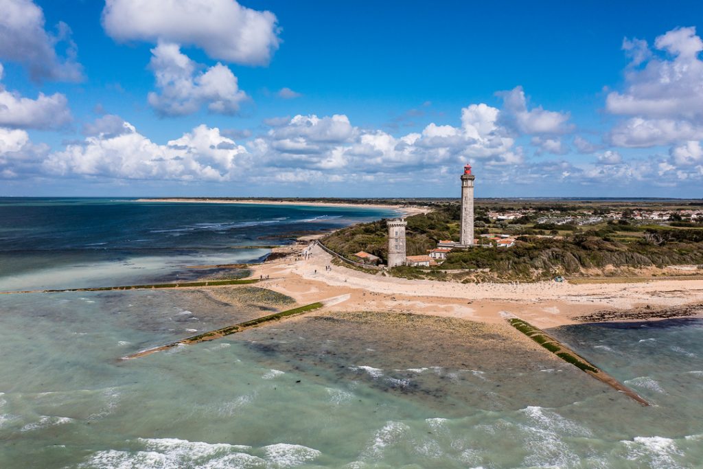 Phare des baleines et sa vue en bord d'océan