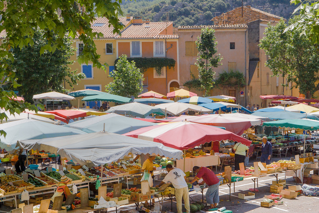 marché de dieulefit dans la drôme