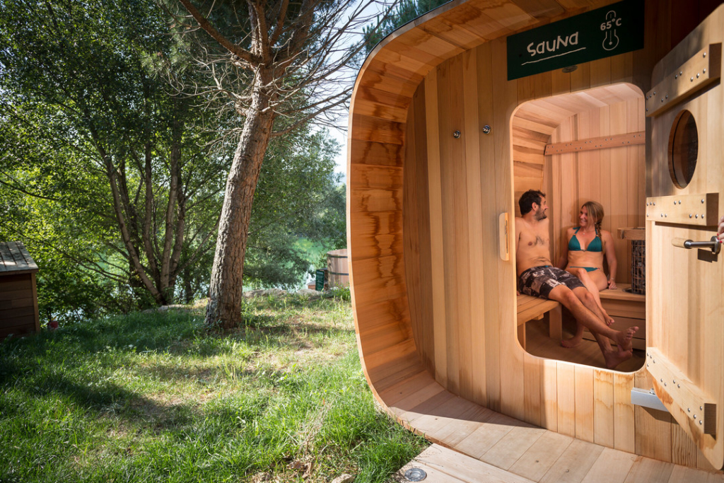 sauna du spa au camping huttopia dieulefit dans la drôme